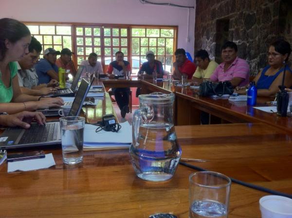 Facilitando la regularización de la pesca artesanal vivencial en Galapagos.