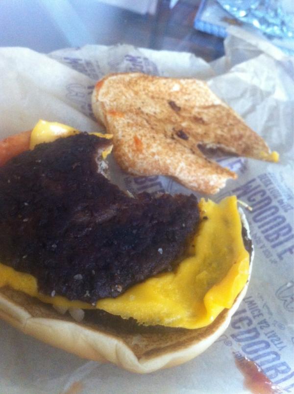 TrolverC's tweet photo. @kaelge @mcd_canada this is even better burnt McDouble http://t.co/l6dJvXxZ