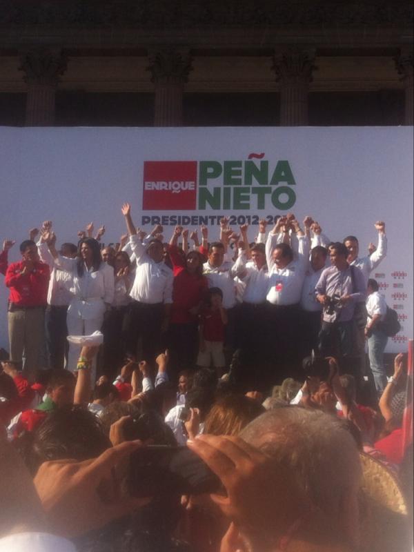 _gcaballero's tweet photo. Todo un éxito el cierre de campaña en Nuevo León, vamos a ganar!!!!!! PEÑA NIETO PRESIDENTE!! http://t.co/4BkTwv1T