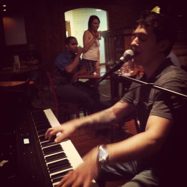 AZ Dueling Pianos (AZDuelingPianos) Twitter