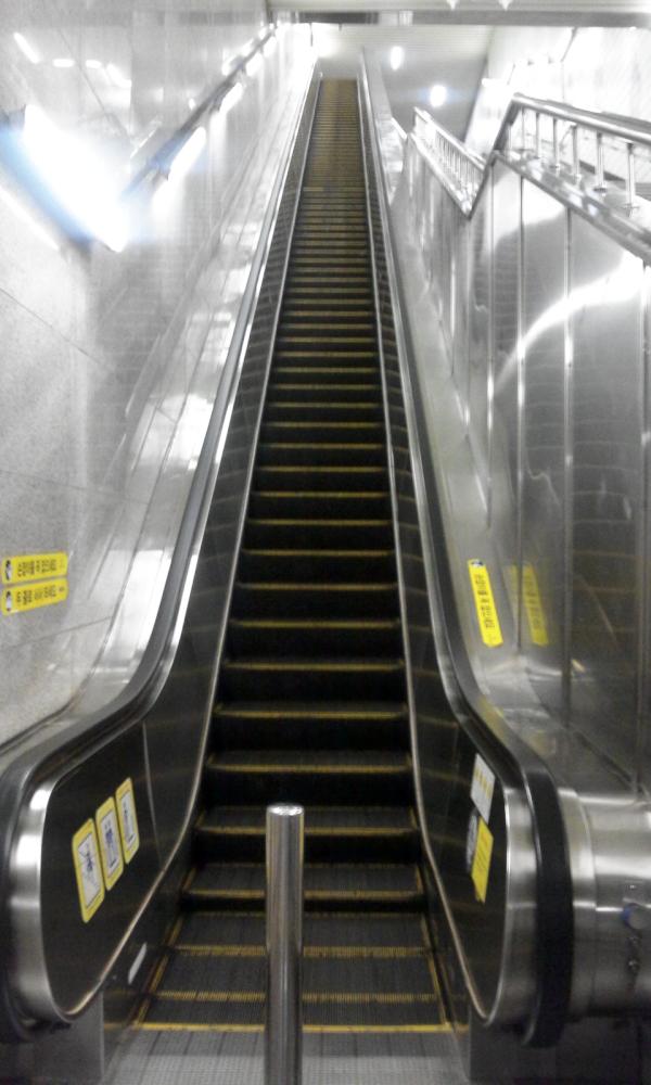 불통의 에스커레이터, 분당선 가천대 1번 출구
다리 아프신분 돌아가세요.