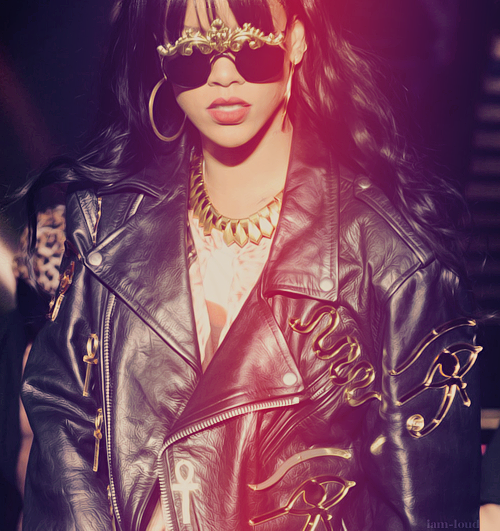 TeamOfRihanna's tweet photo. #Hackney2012 http://t.co/fent4bMB