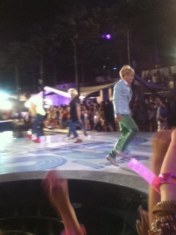 Queensagara's tweet image. Eunhyuk, Donghae, Leeteuk och Shindong uppträdde Oppa Oppa!