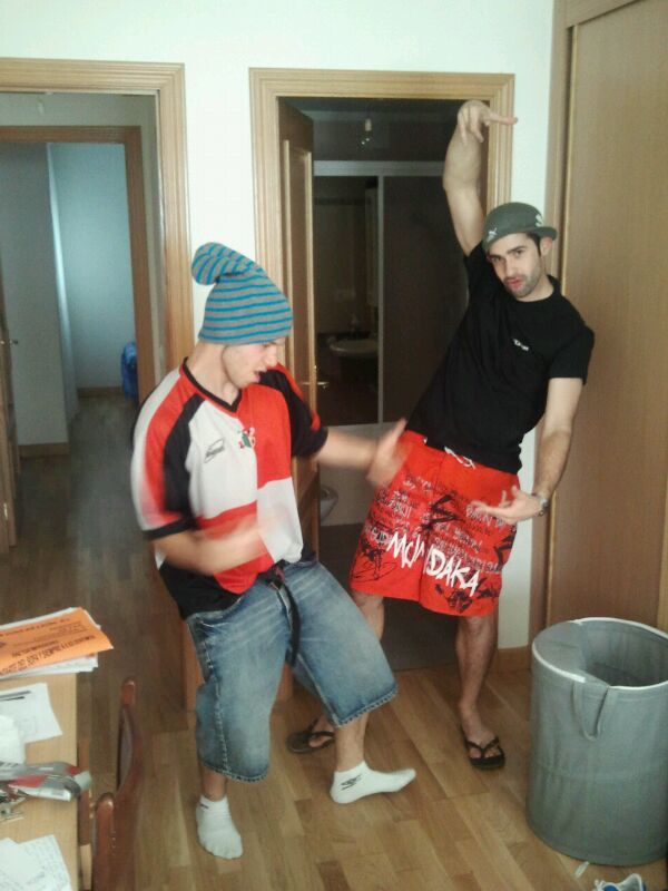 CodinaWRC's tweet photo. Últimos perreos en León. No sabéis cuánto os voy a echar de menos. Sois grandisimos... http://t.co/1FInTWxi