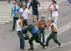 CBTelevision's tweet photo. COMPARTIMOS IMAGENES DEL ENFRENTAMIENTO EN TEPITO http://t.co/yInSMnKg