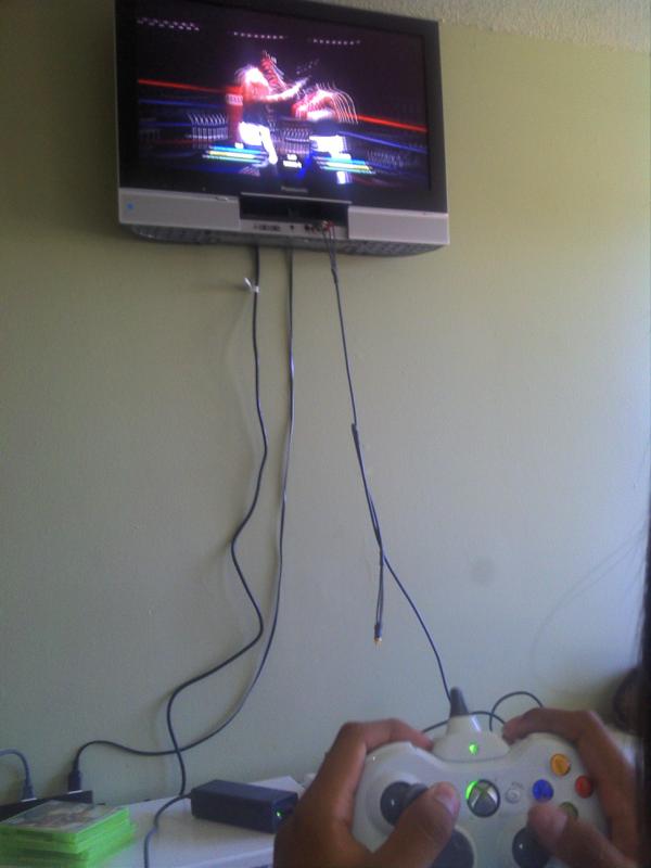 MateoAnderson06's tweet photo. a little Xbox action today at #solful after making homemade ice cream in a bag. @solidcommunity #morehandsonlypics http://t.co/ZhgKDhnV