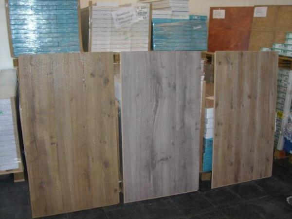 @ 45m laminaat = €312 7 mm 15 jaar garantie merk Sencys Egger