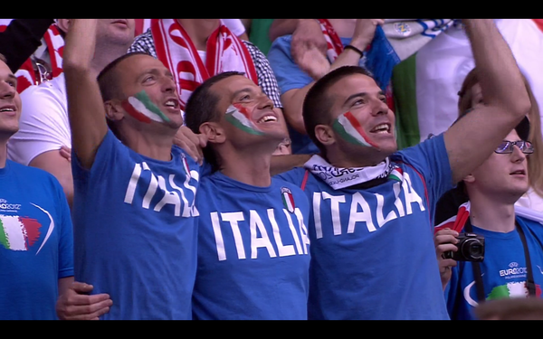 Euro2012_News's tweet photo. Германия-Италия Начинаем второй тайм 1/2 фин. ЕВРО2012!Пока счет достаточно неожиданный 0-2! Италия удивляет!Смотрим!:) http://t.co/2DpwUxFw