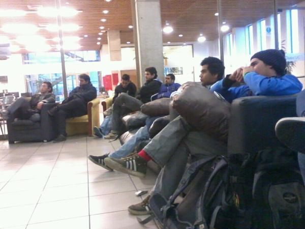 Debora_Delapaz's tweet photo. Asi se ven los partidos en @DuocUC sede san carlos hehehe http://t.co/p7pkboD1