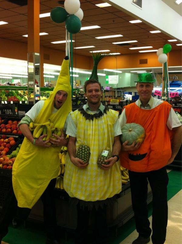 ESavy1's tweet photo. @MichaelWiegman fresh fair Southport park guys having some fun http://t.co/pEUXJxit