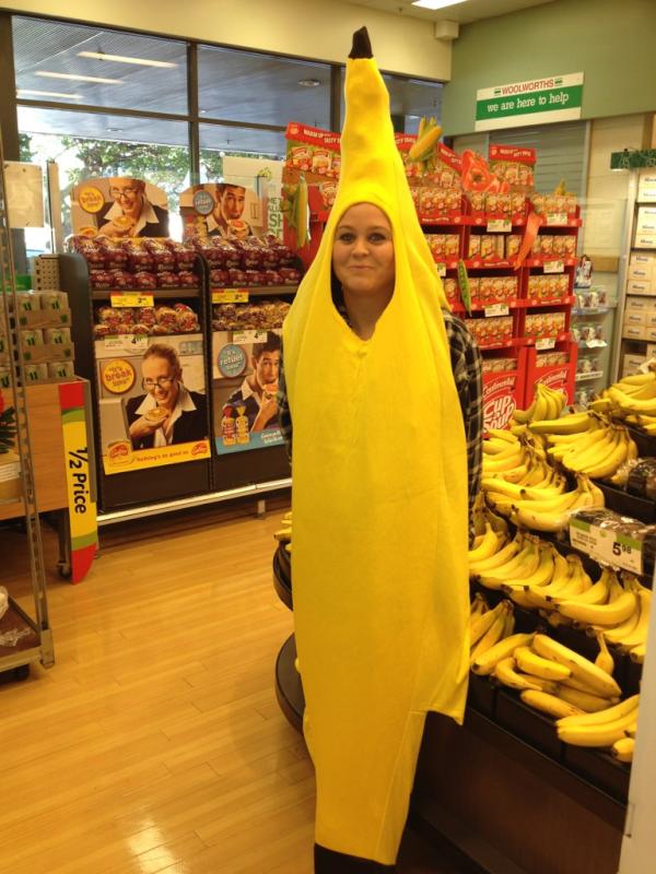 robmanis78's tweet photo. @JLudbrooke @kevindhnaram Bulimba has gone bananas for fresh fair !!! http://t.co/jYlf1Jdh