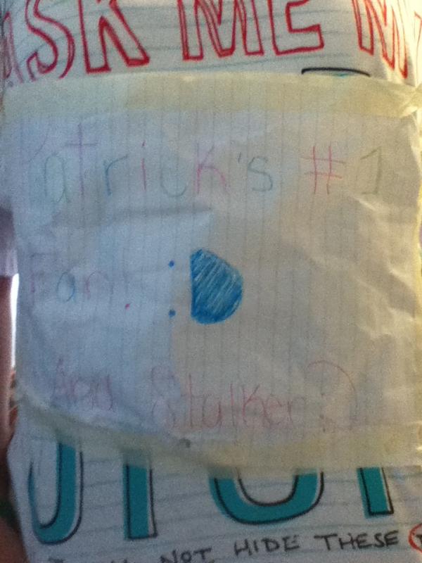 AikenKatelyn's tweet image. #sortawow #SuperWow2012 
If u can't tell my friend autumn is Patrick's #1 Fan!!!