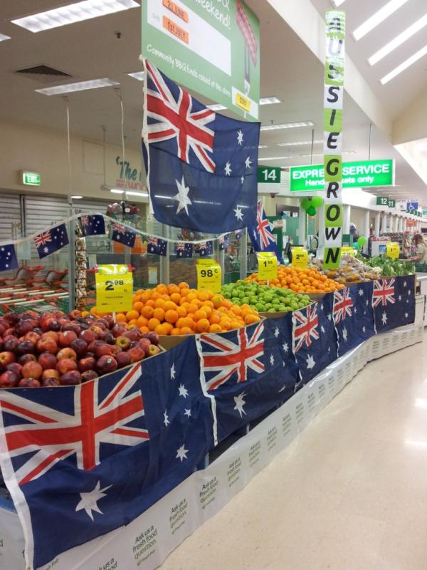 ESavy1's tweet photo. @tjeerdjegen Woolworths southport park 2620 fresh fair Aussie grown theme http://t.co/yvMB9Xec