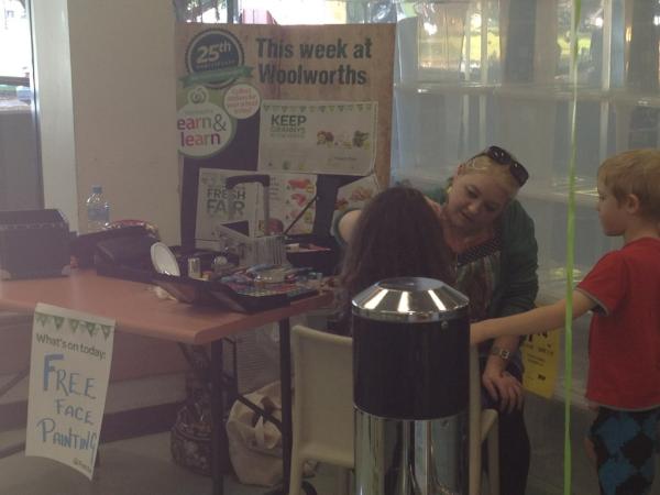 robmanis78's tweet photo. @kevindhnaram @JLudbrooke face painting for the bulimba kids #WoolworthsFreshFair http://t.co/r4pqAXQF