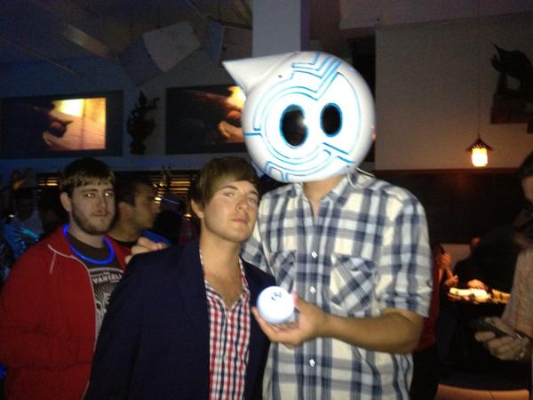 EthanBlast's tweet photo. @gosphero Was awesome hanging out with the Sphero man. Having fun, getting cray cray &amp; crossing fingers for the tablet http://t.co/sP1F1sOr