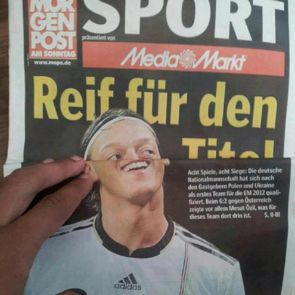 Humorx2's tweet image. De bijnaam van Mesut Özil is niet voor niets 'Nemo'.