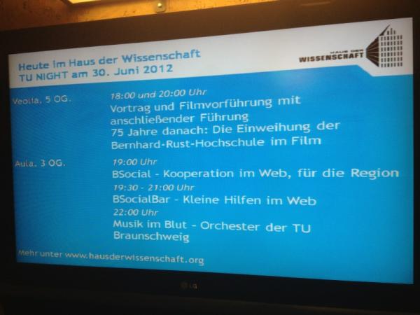 BSocialBar tweet media