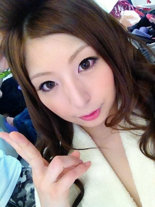 今日の撮影半分終わったよ٩(๑❛ᴗ❛๑)۶2つ目のシーンでご迷惑かけてしまった方ごめんなさい૮(꒦ິཅ꒦ິ)აよし♪あと少し頑張るぞー( ｀・&forall;・)ﾉ http://t.co/4TriyMhX