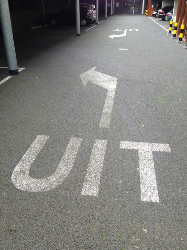 thomasdelooff's tweet photo. we zijn uit het oude kantoor http://t.co/fOv5Xxa3