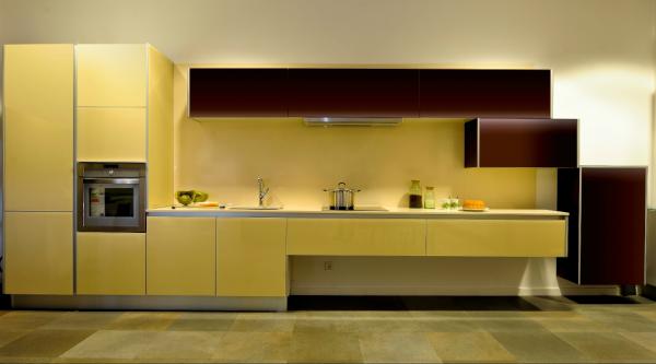 Matobra's tweet photo. Nova linha de cozinha com frentes em vidro lacado, a preço competitivo. Excelente design e ampla gama de cores. http://t.co/PhOrAxt9