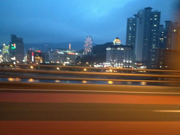 style_hunter_'s tweet photo. 비오는 광안대교를 달린다. 어젠 천안을, 오늘은 부산을.. 전국구로 나간다. http://t.co/IhPlSQ2y