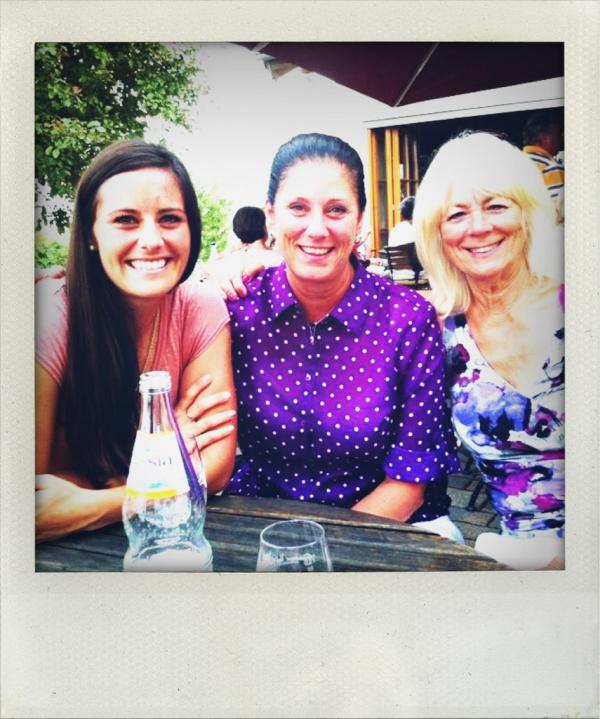 alikrieger's tweet photo. Hangin out in the Beautiful Vineyards :) #enjoyingthesunset http://t.co/HGAUNdjP