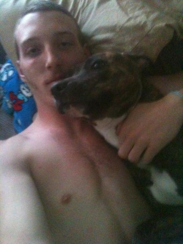 DaRealRyanHolmz's tweet photo. Damn dog wakes me up by licking me http://t.co/krIN2mzP