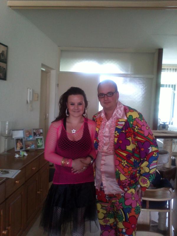 WestrikGea's tweet photo. Het foute stel http://t.co/m0AhxJ5Y