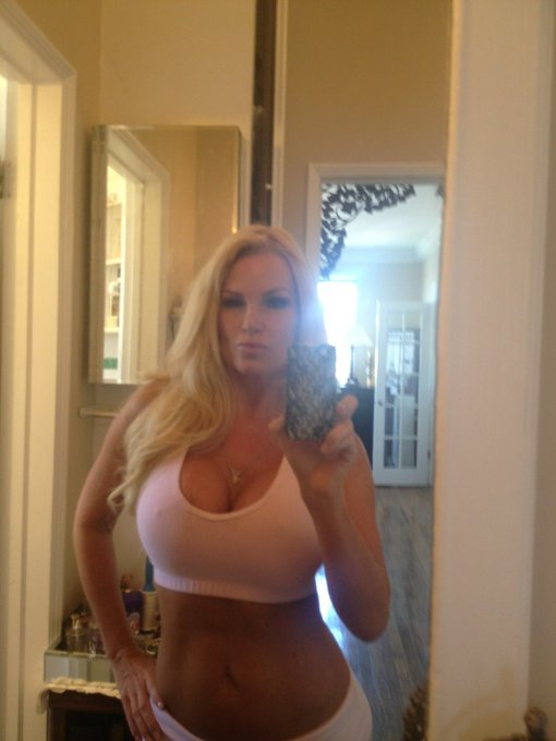 Motivation?? Bikini...Lingerie...Diamonds http://t.co/CMtTvtKB<a href="/tag/reneebaio"class="tags"><span>#reneebaio</span></a>
