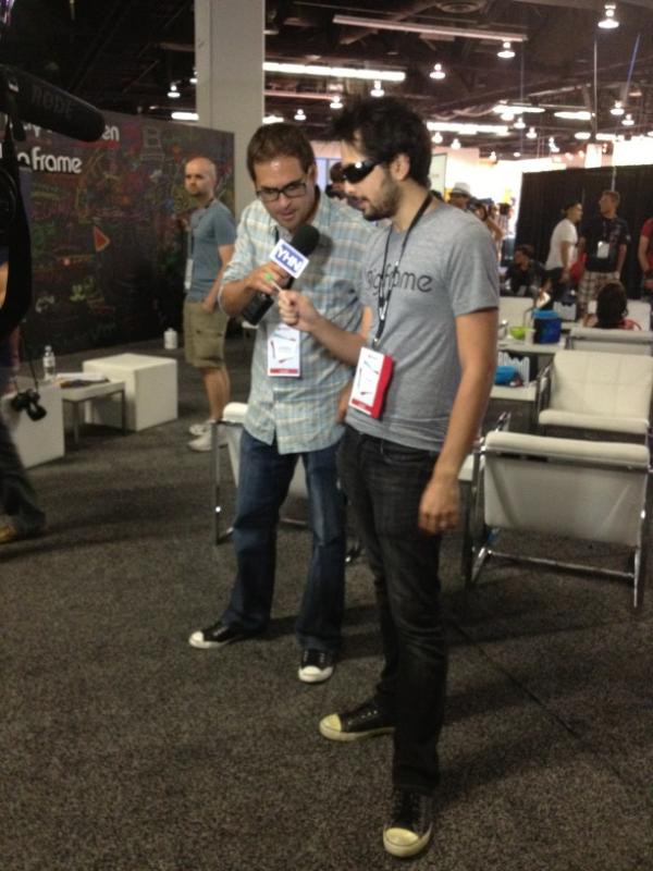 younghollywood's tweet image. @MysteryGuitarM giving YH a tour of the #BigFrame chill lounge at @VidCon! #vidcon @YouTube @RJWilliams #lollipops