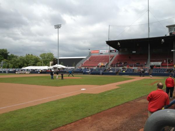 Bmaclean1's tweet photo. @mikejanyk bringing the fireball! http://t.co/L0YbxOzd