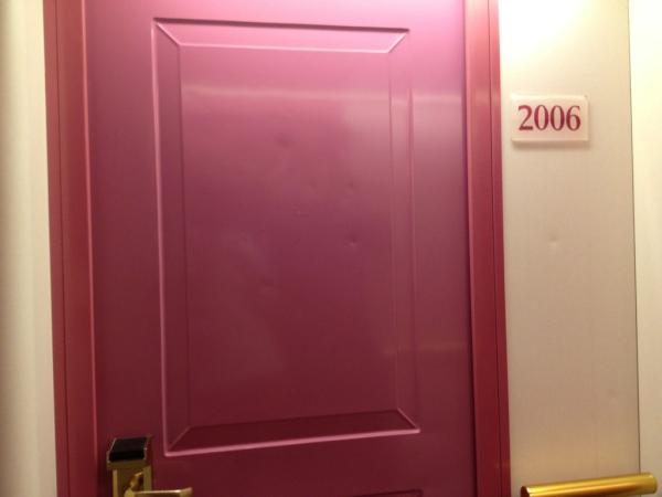 oldsigg's tweet photo. Så heterofilt var rommet vårt på danskebåten http://t.co/WhSbOo15