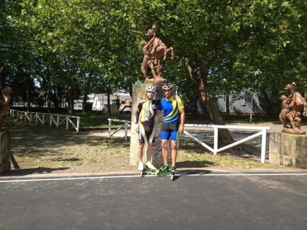 Os dejo dejo una foto con Jony en el circuito de las mestas debido a que en la pista de moreda no se podía patinar