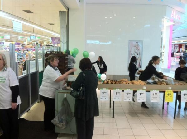 ptemminghoff's tweet photo. Fresh Food Fair at Epping in Region 4 sold over $1000 worth of muffins, great stuff! http://t.co/PAO3Pti5