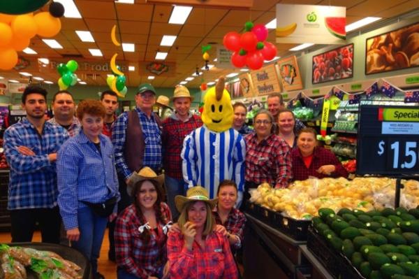 ptemminghoff's tweet photo. The team at LALOR in Region 4 getting into the spirit of Fresh Food Fair http://t.co/4VOwFDiF