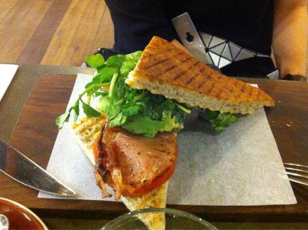 danielseet's tweet photo. Breakfast with wifey; thank God for a beautiful Saturday! http://t.co/k1O0HIZV