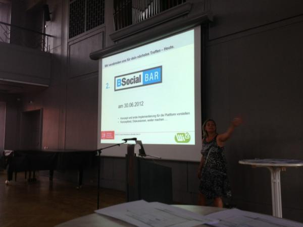 BSocialBar tweet media