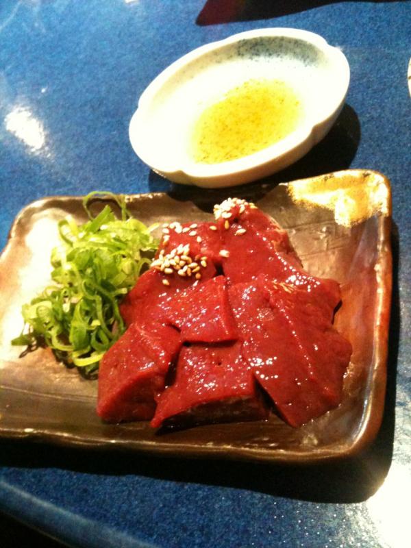 oryo_s's tweet photo. レバ刺し、まだぎりぎり合法やで♪ http://t.co/IBPRI8Ly