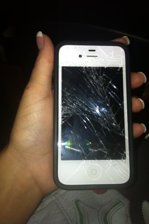 RaeJaeSaurus's tweet image. Woke up this morning, and it&apos;s still broken. 
#notabaddream
#damn