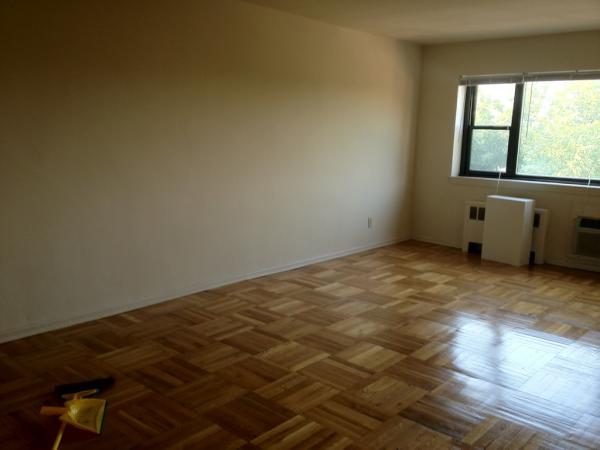 LisaBain's tweet photo. Two weeks later &amp; finally moved out. Cheers to a hard-won fresh start! http://t.co/eGVH3778