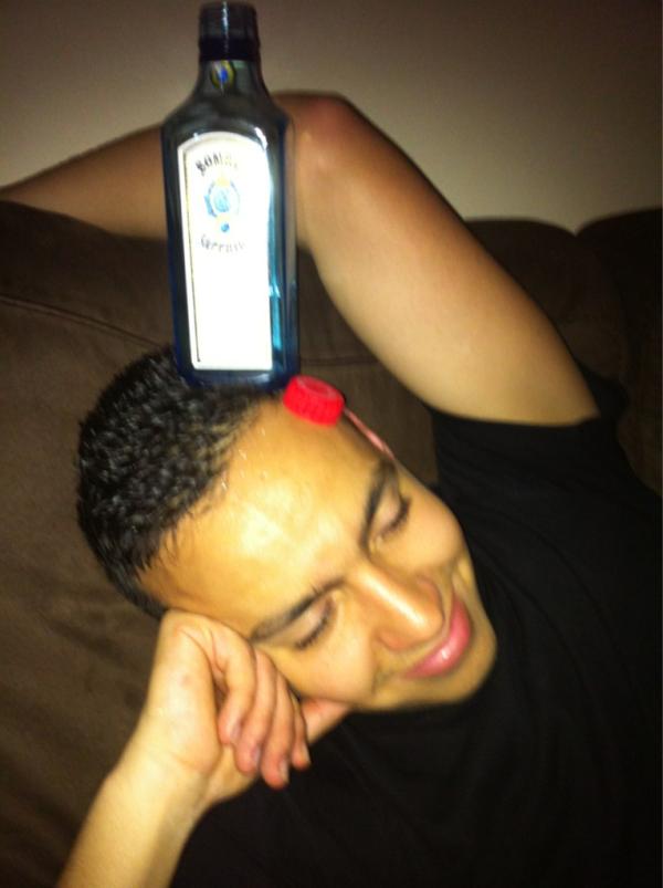 LukeBryaan's tweet image. @acilamrani #balanceking!