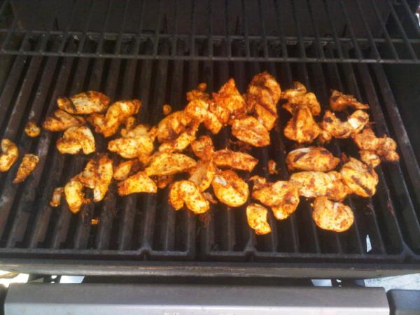 TeamHPack's tweet image. #grilling lose the high sugar, high sodium bbq sauce. Try this marinade: garlic,cayenne pepper,paprika,mustard,pepper