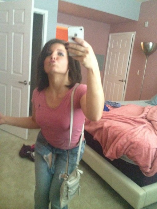 Kisses http://t.co/S7gOk0Hf