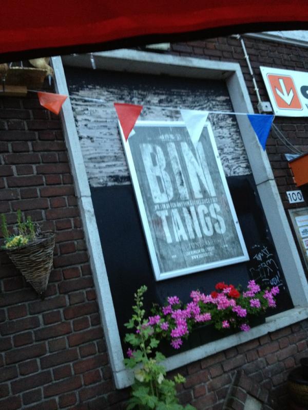 jonisimonpena's tweet image. Bloemetjes buiten zetten! #Bintangs @ DB's Studio's