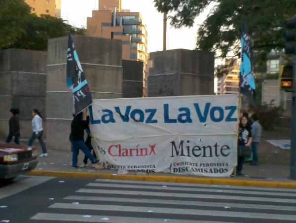 LaVozMiente's tweet photo. #lavozmienteenplazaespaña http://t.co/SgnrVbyJ