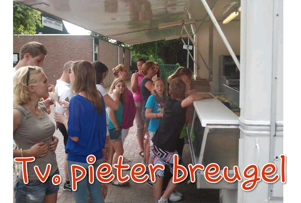 RT "<a href="/spierbal08/">Leon Spierings</a>: Gezien in #senb spierbal op de tennis baan:-) "