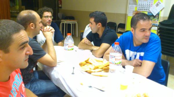 EnanoElmo's tweet photo. ...cena y a punto para salir al concierto! http://t.co/dNJXBRi1