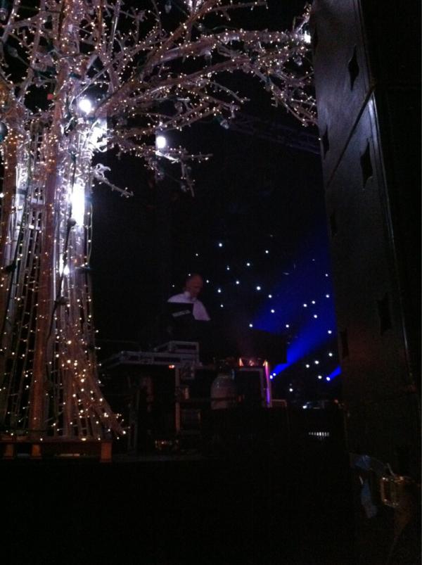 gijsooms's tweet photo. @niekzuidhoff Goed feest! Super Dj natuurlijk ;-) http://t.co/NVCbNrM3