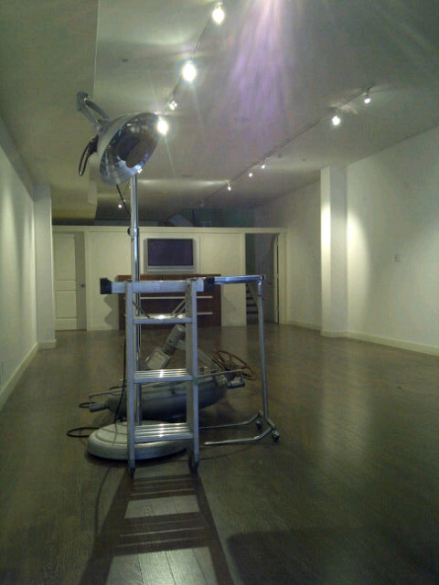 DesignWalkin's tweet photo. WOW. Done. RT @kenykchong: As quickly as it went up, it came down. @DesignWalkin 367 King St West. @jamesdhamilton http://t.co/BudJ2d1U