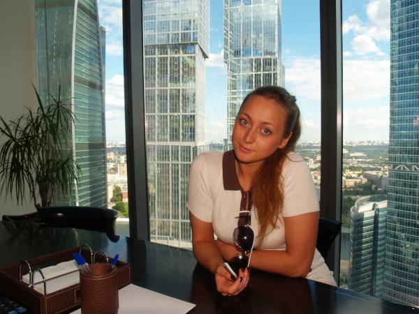 zmskv's tweet photo. @ZmskvM усиленная работа..)как тебе вид из окна?) http://t.co/KdRmsapZ